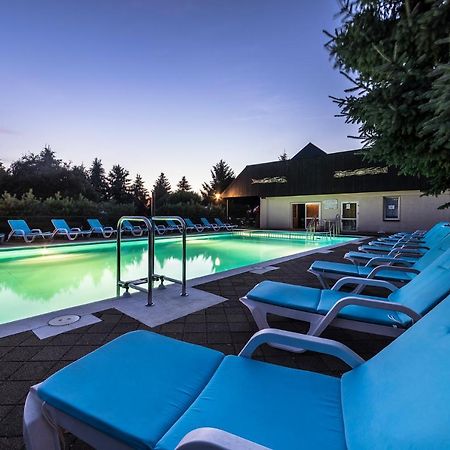 Lech Resort & Spa Leba Exterior photo